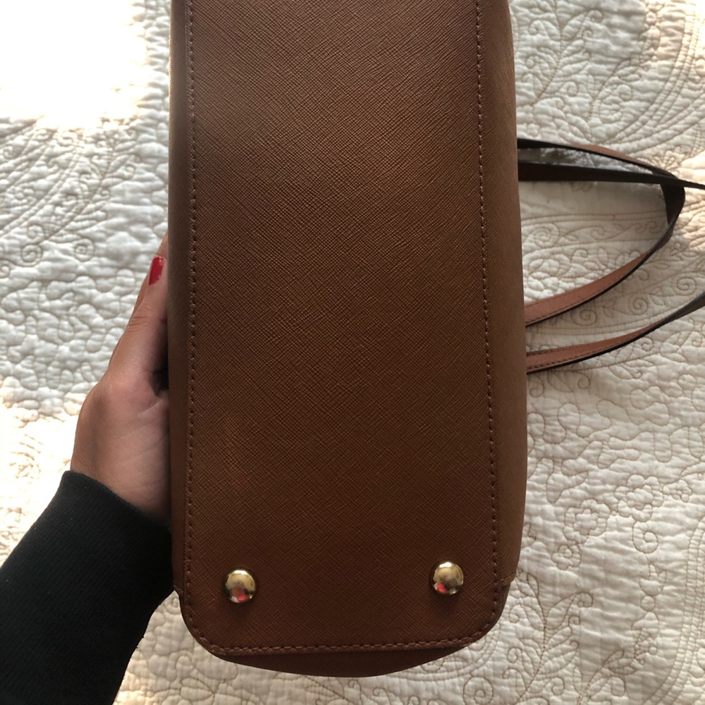Michael Kors Jet Set Lg Saffiano Leather Zip Tote - Picture 13 of 16